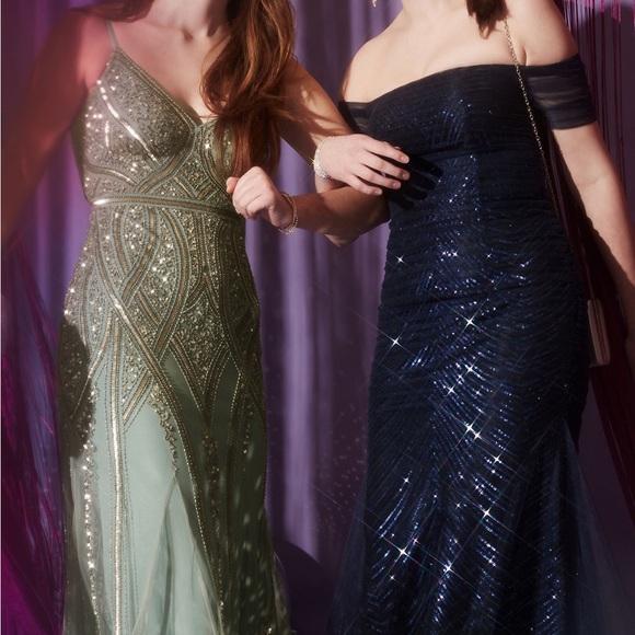 David’s bridal navy blue mermaid, formal dress - Picture 3 of 5